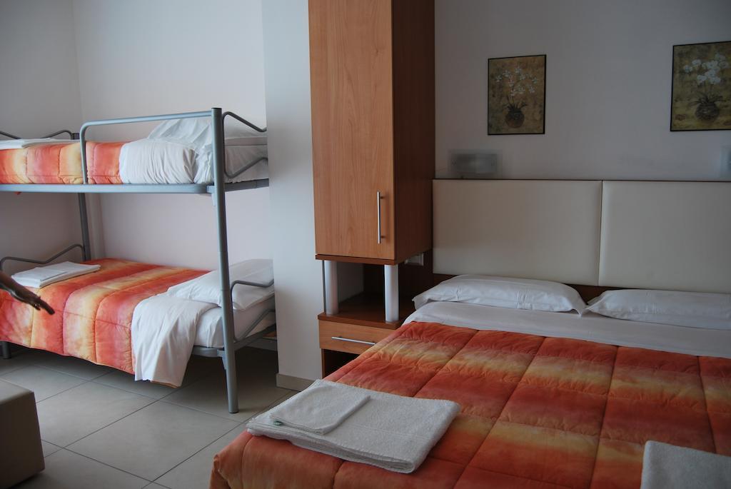 Hotel Europa Nereto Rum bild
