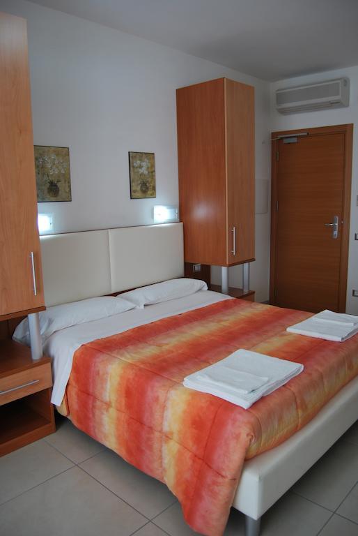 Hotel Europa Nereto Rum bild