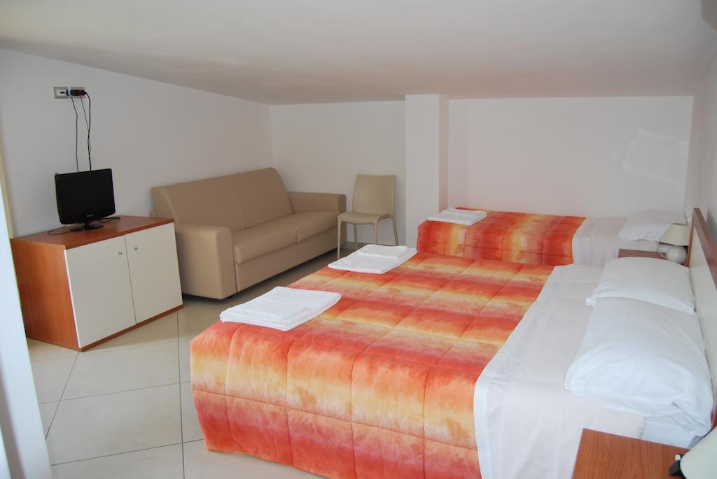 Hotel Europa Nereto Rum bild